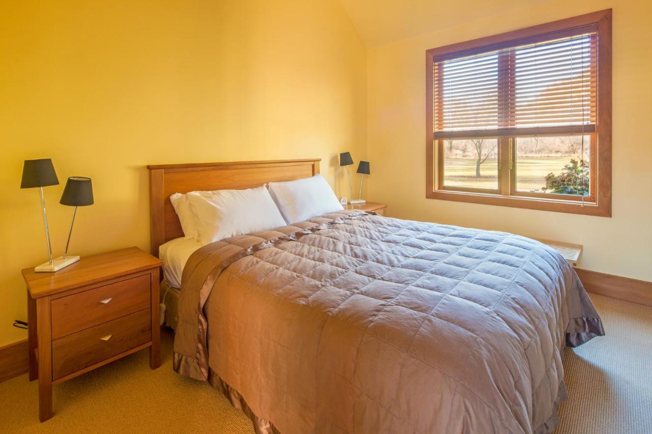 Wharenui Holiday Home By Majordomo Arrowtown Room photo